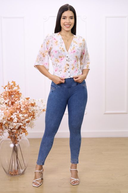 Blusa Alexa, elaborada en Tela Gasa Hindú Estampada