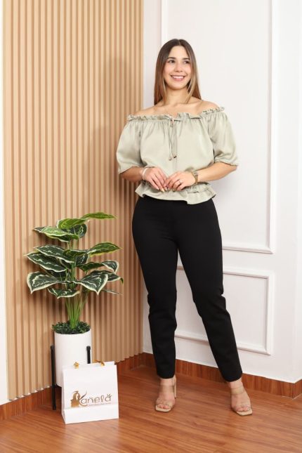 Blusa Maité, elaborada en Tela Seda Velvet